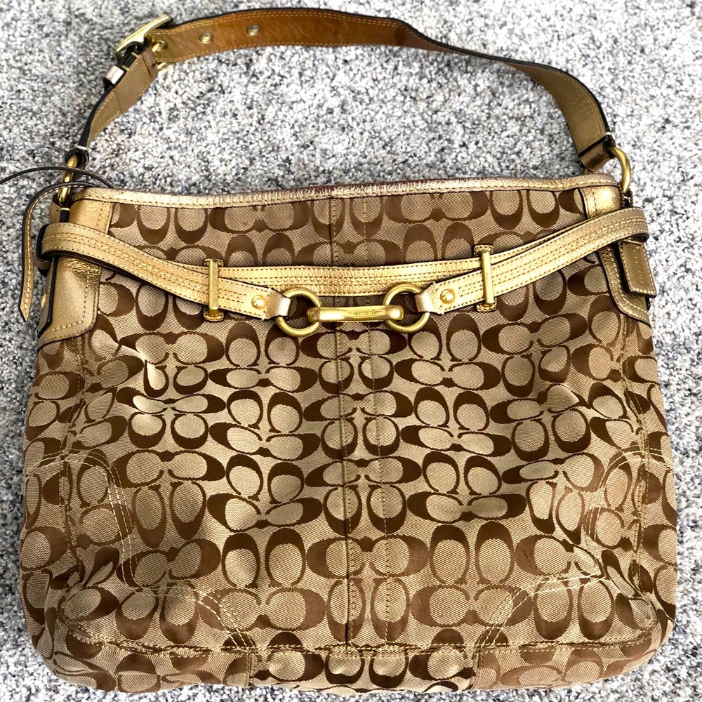 Signature Coach shoulder bag - gold